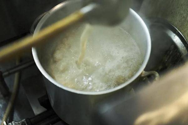 炖肉、煮菜、榨果汁时有泡沫,该不该撇?很多人做错了 (图2) 炖肉、煮菜、榨果汁时有泡沫,该不该撇?很多人做错了 (pic2)