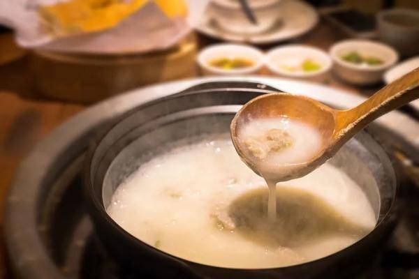 炖肉、煮菜、榨果汁时有泡沫,该不该撇?很多人做错了 (图1) 炖肉、煮菜、榨果汁时有泡沫,该不该撇?很多人做错了 (pic1)