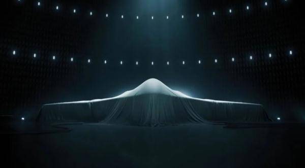 B-21首露真容，美神秘轰炸机高调作秀为哪般？(图3)