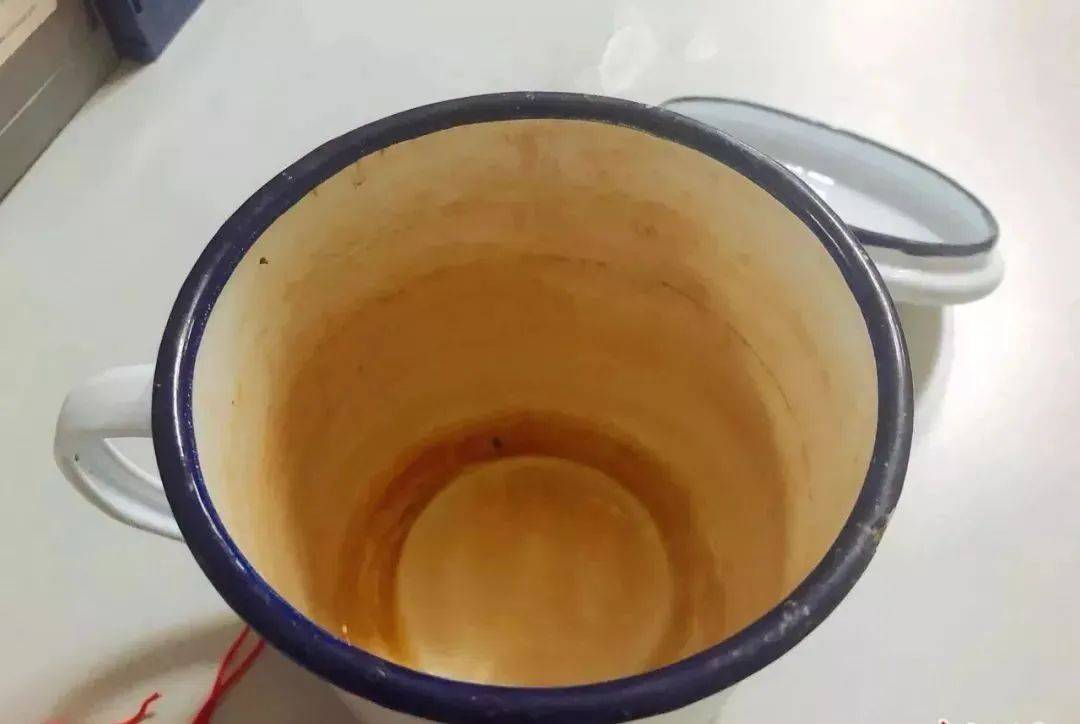 喝有水垢的水伤身? 长期喝会肾结石? 茶垢不洗会致癌? 真相 (pic4) 喝有水垢的水伤身? 长期喝会肾结石? 茶垢不洗会致癌? 真相 (pic4)