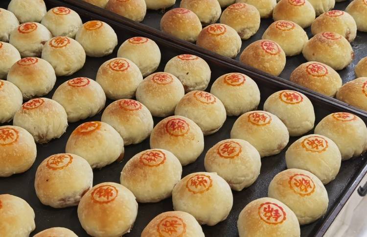 申城鲜肉月饼火热“斗法”！老字号单店单日售卖超2万只，有店家优惠到两块钱一只 (pic13)