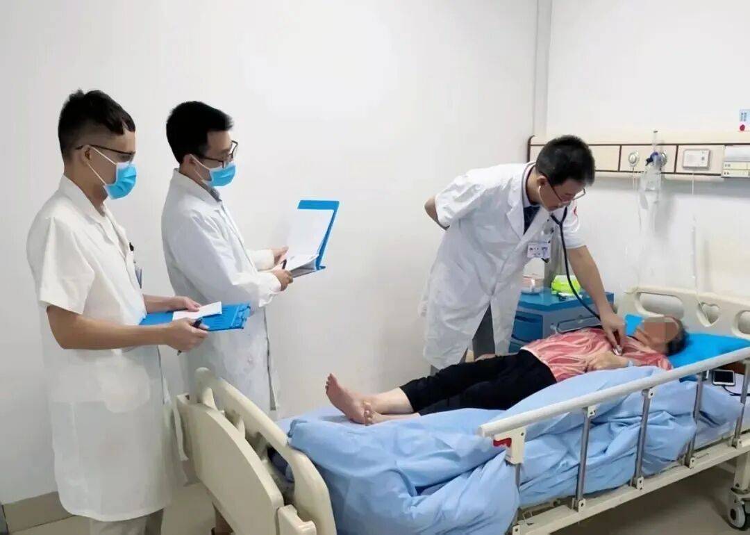 控血压“药不能停”?市三医院专家:精准管控是关键→ (pic2) 控血压“药不能停”?市三医院专家:精准管控是关键→ (pic2)