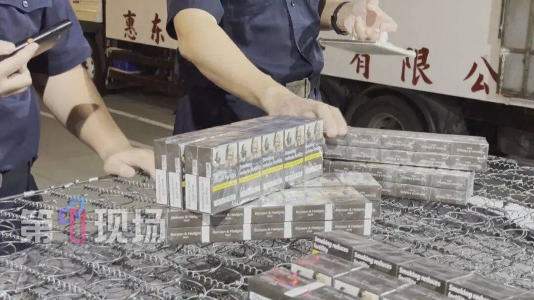 床垫“肚里”有蹊跷?海关揭秘! (pic3) 床垫“肚里”有蹊跷?海关揭秘! (pic3)