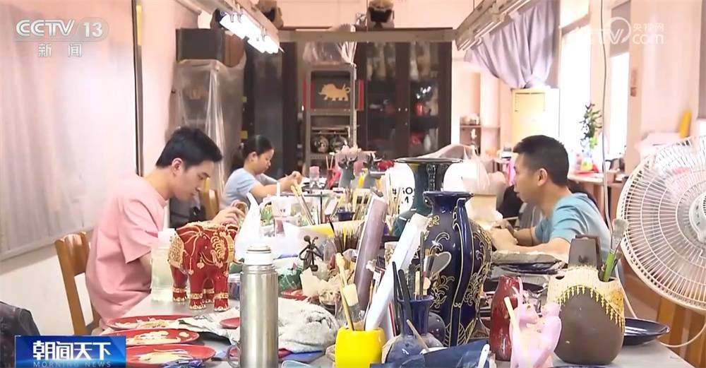 中华老字号“金色名片”焕发新生机 亮眼数据见证“强大市场价值+品牌活力” (pic4) 中华老字号“金色名片”焕发新生机 亮眼数据见证“强大市场价值+品牌活力” (pic4)