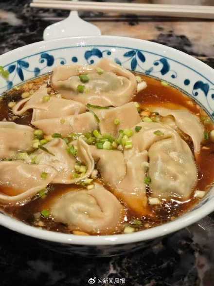 馄饨云吞抄手有何不同?烹饪大师:同一种食物在不同地域的演变 (pic1) 馄饨云吞抄手有何不同?烹饪大师:同一种食物在不同地域的演变 (pic1)