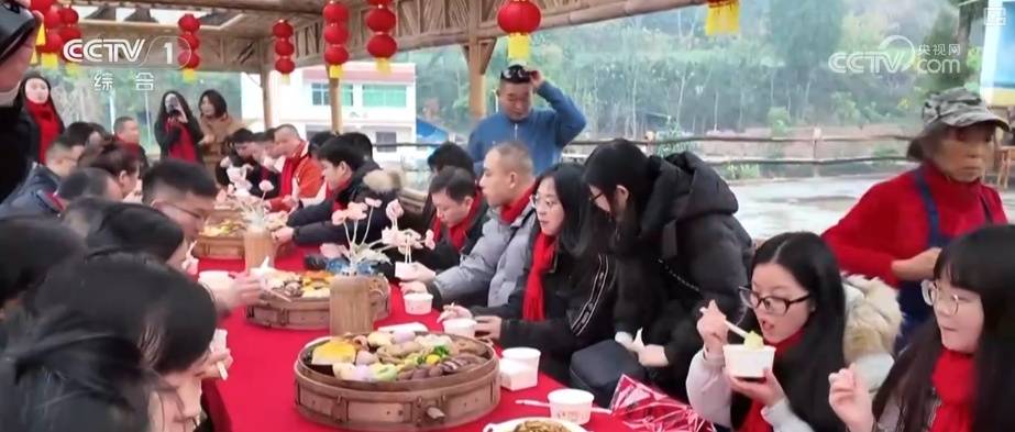 “土味消费”圈粉!特色乡村文旅点燃经济热引擎 为振兴开局注入蓬勃新动能 (pic12) “土味消费”圈粉!特色乡村文旅点燃经济热引擎 为振兴开局注入蓬勃新动能 (pic12)