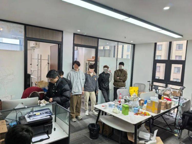 年薪超50万！3名大厂员工还想“多赚钱改善生活”，竟兼职犯罪…… (pic3)