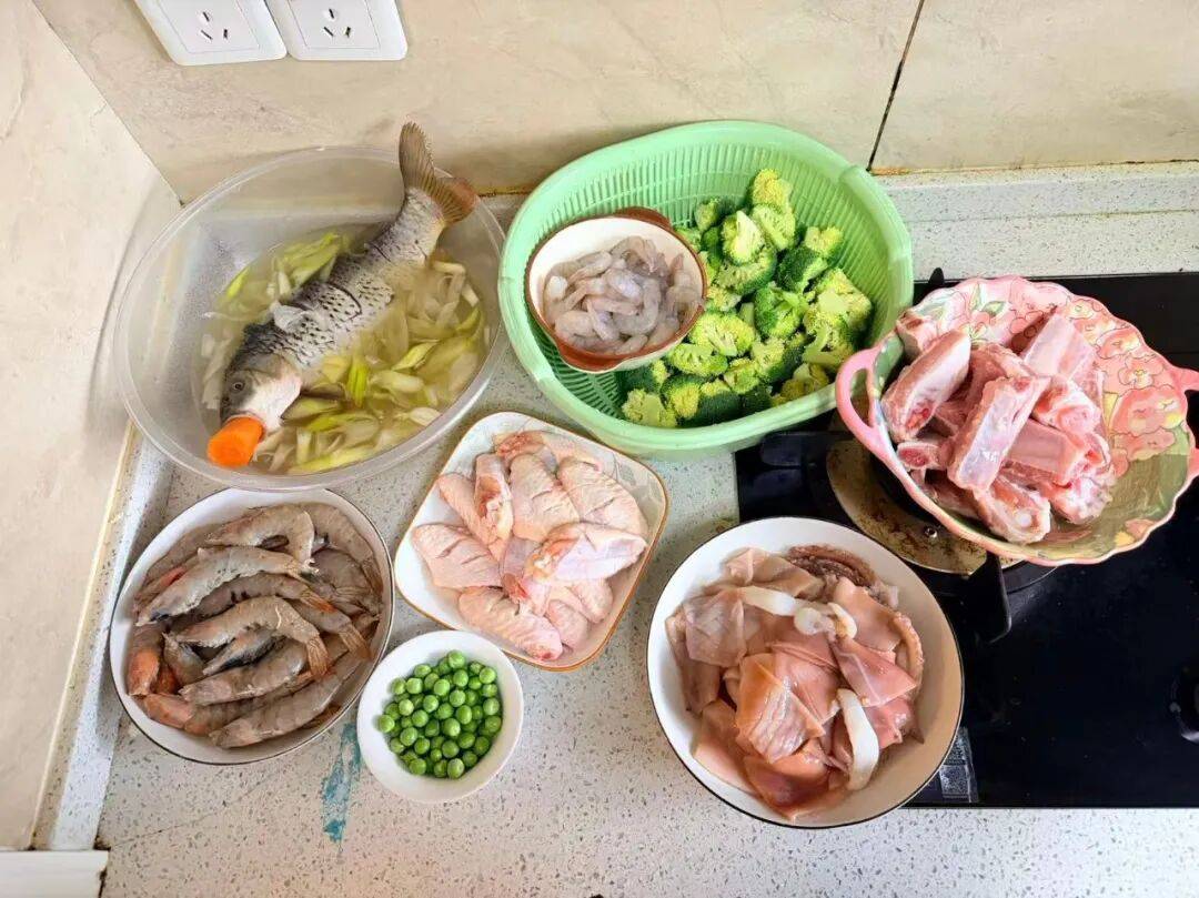 感动全网的90后小夫妻，在杭州过年啦！还有个好消息...... (pic1)