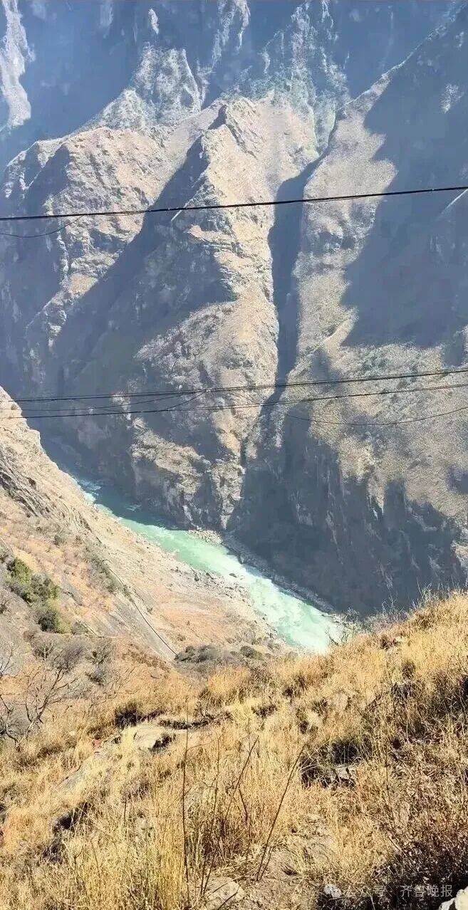 8岁男童大年初五坠崖不幸遇难!虎跳峡景区:事发地属未开放区域 (pic2) 8岁男童大年初五坠崖不幸遇难!虎跳峡景区:事发地属未开放区域 (pic2)