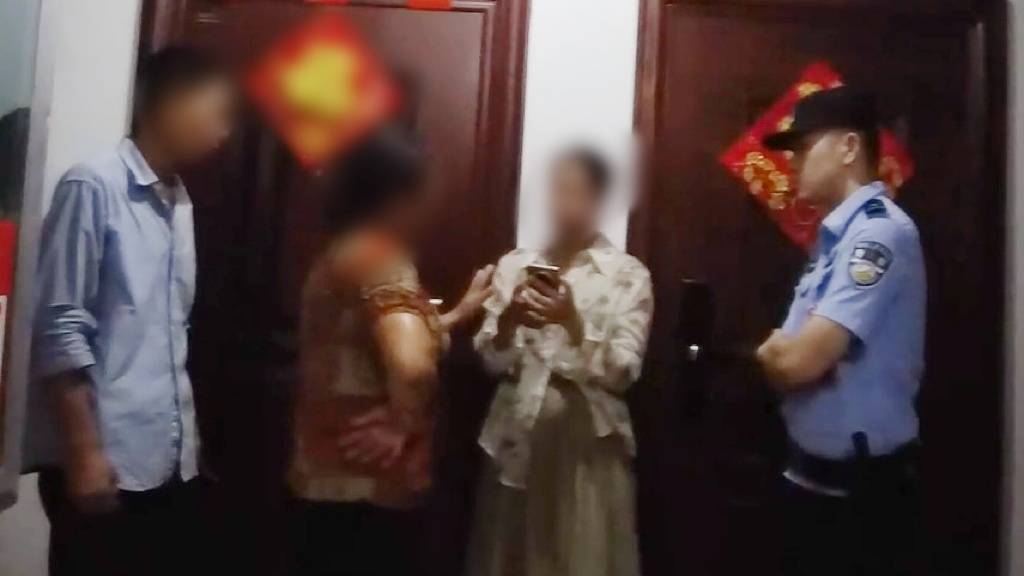 女子捡手机私藏4个月,失主靠Wi-Fi定位找上门!最终…女子当庭赔偿失主3800元 (pic2) 女子捡手机私藏4个月,失主靠Wi-Fi定位找上门!最终…女子当庭赔偿失主3800元 (pic2)