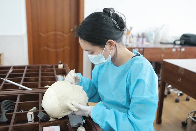 殡葬专业学子自述:我们是生命最后一站的“准摆渡人” (pic2) 殡葬专业学子自述:我们是生命最后一站的“准摆渡人” (pic2)