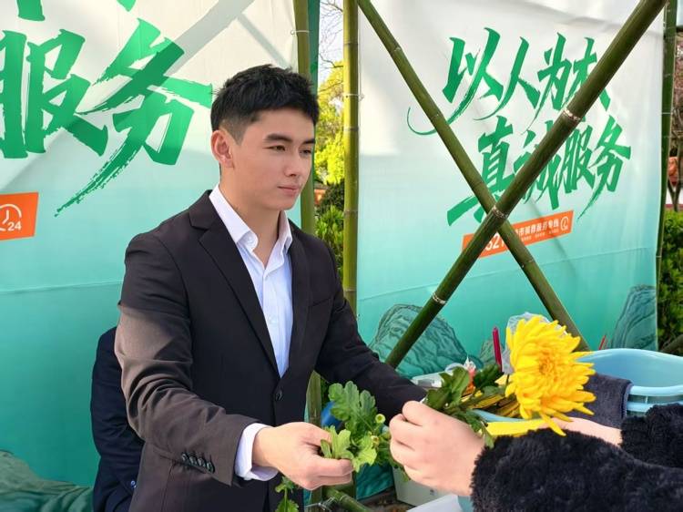 殡葬专业学子自述:我们是生命最后一站的“准摆渡人” (pic4) 殡葬专业学子自述:我们是生命最后一站的“准摆渡人” (pic4)