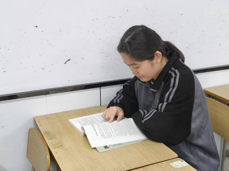 殡葬专业学子自述:我们是生命最后一站的“准摆渡人” (pic5) 殡葬专业学子自述:我们是生命最后一站的“准摆渡人” (pic5)