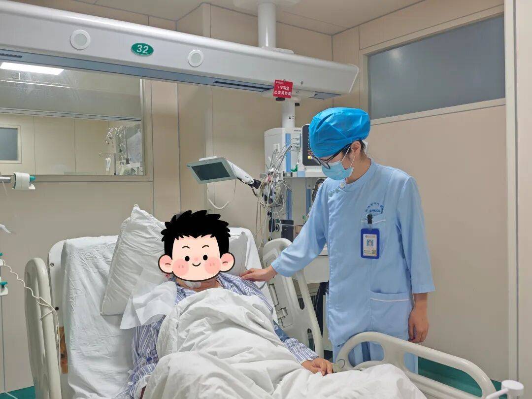 武汉35岁男子在急诊室突然倒地!此前曾通宵打牌、熬夜、吃烧烤、喝酒…… (pic2) 武汉35岁男子在急诊室突然倒地!此前曾通宵打牌、熬夜、吃烧烤、喝酒…… (pic2)