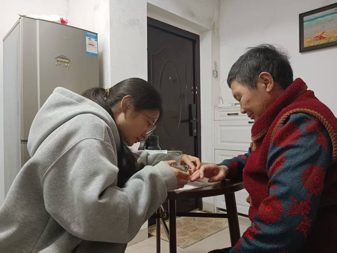 大二女生申请住到校外,了解原因后学院果断批准!网友泪目:想到了《陈情表》 (pic3) 大二女生申请住到校外,了解原因后学院果断批准!网友泪目:想到了《陈情表》 (pic3)