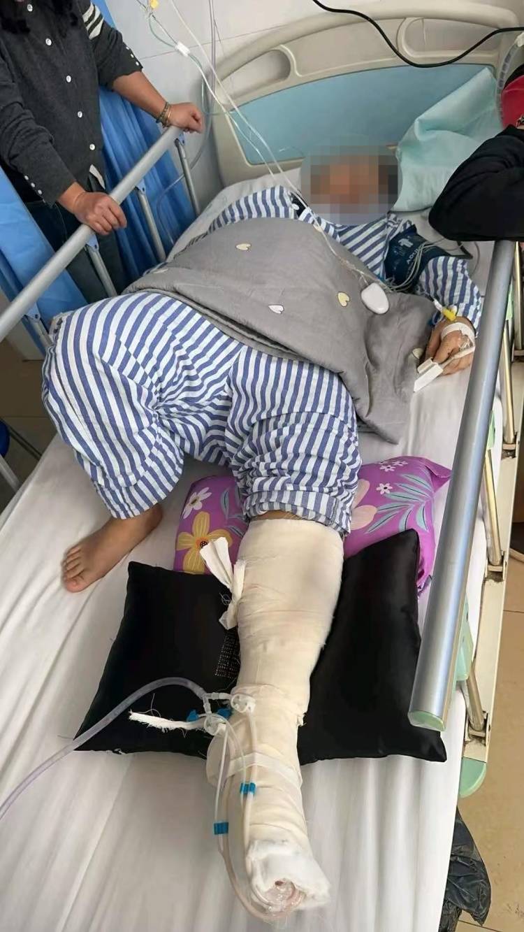 边充电边玩手机竟被电击?这些习惯赶紧改 (pic2) 边充电边玩手机竟被电击?这些习惯赶紧改 (pic2)